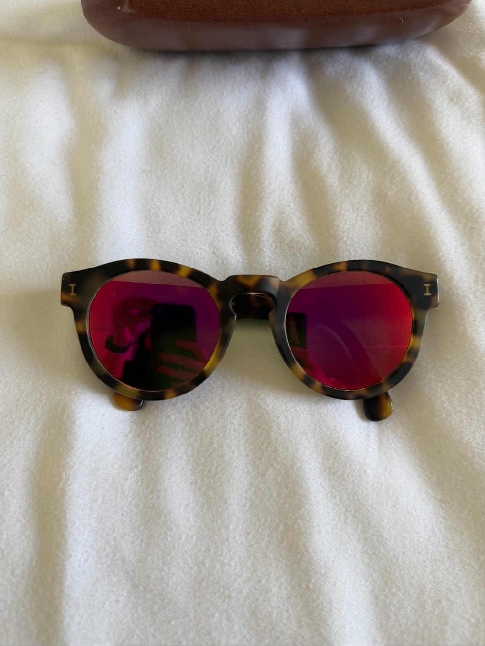 Illesteva Leonard Tortoise Shell Round Sunglasses with red Lenses
